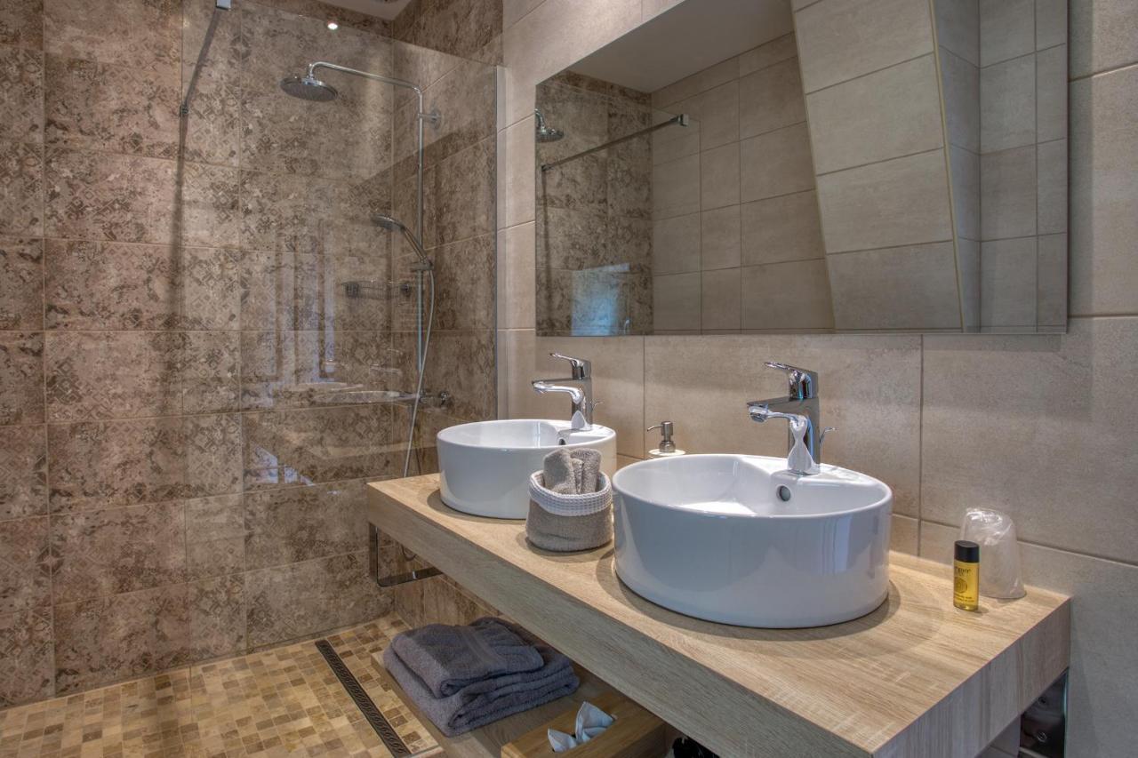 Domaine Des Pierres Blanches - Chambres D'Hotes Carlux Kültér fotó