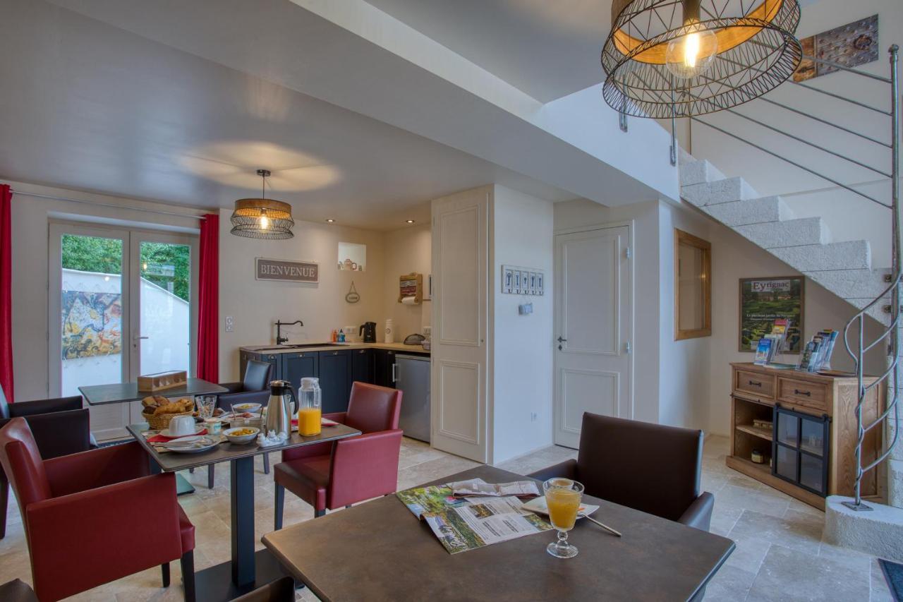Domaine Des Pierres Blanches - Chambres D'Hotes Carlux Kültér fotó