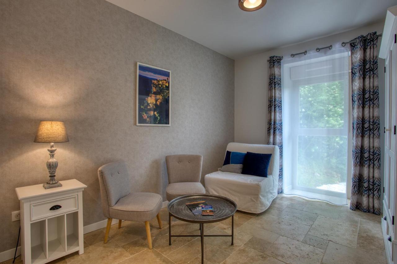 Domaine Des Pierres Blanches - Chambres D'Hotes Carlux Kültér fotó