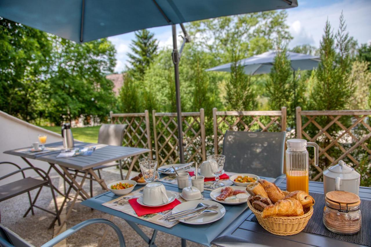 Domaine Des Pierres Blanches - Chambres D'Hotes Carlux Kültér fotó